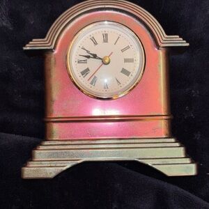 Elegant Iridescent Mantel Clock